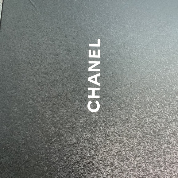 CHANEL 21C White Tweed Chain Logo Mules Sandals Slides EU 37 B US 7 - Picture 13 of 14